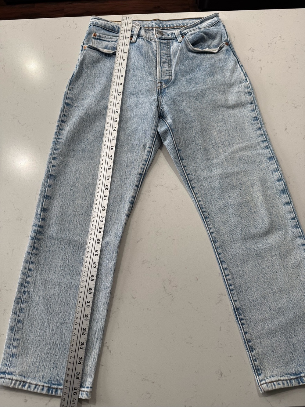 Levi's Premium Jeans; Light Wash High-Rise Straight Jeans - Light Blue. Size 28 - Picture 3 of 11